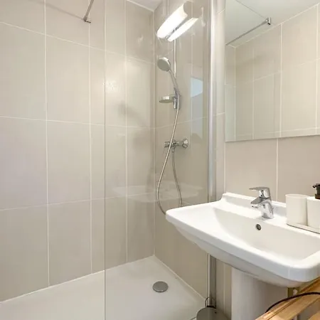 Flexliving - - Lourmel Holiday home